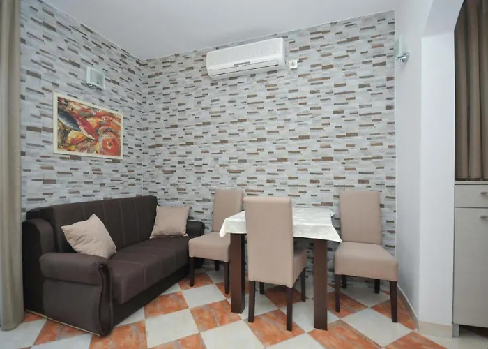 Ferienwohnung Fuer 4 Personen Ca 35 M In Budva, Adriakueste Montenegro Kueste Um Budva